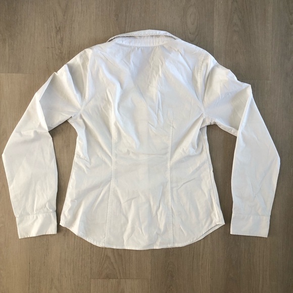 Woman’s Maurice’s White button Up Top - Picture 2 of 2